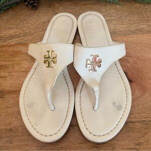 TORY BURCH OFF WHITE Flat LOGO leather Thong Sandals Shoes Size 7 M